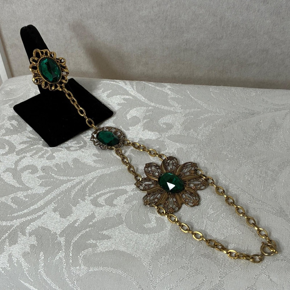 VTG Gold Tone Filigree Slave Bracelet Ring Hand Chain Emerald Green Glass